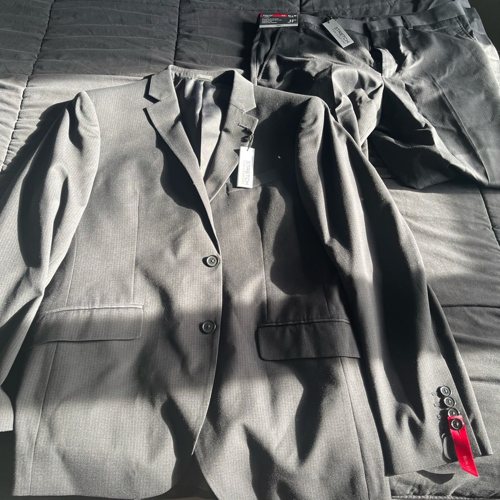 NEW Tuxedo suit & blazer size  L WITH TAG 🏷 FROM JCPenney ( slim fit )